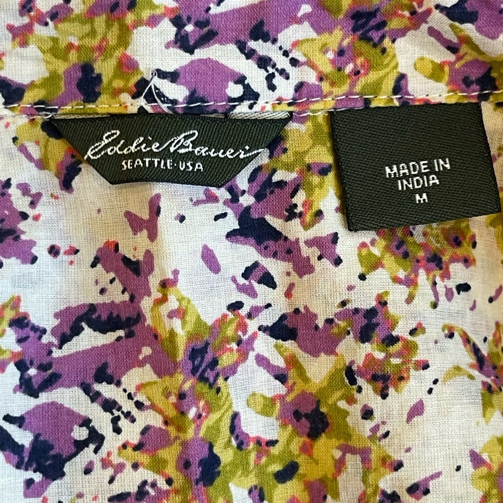 Eddie Bauer. 100% Cotton. Gorgeous 🤩🤩 floral button down. Lightweight - Picture 13 of 15